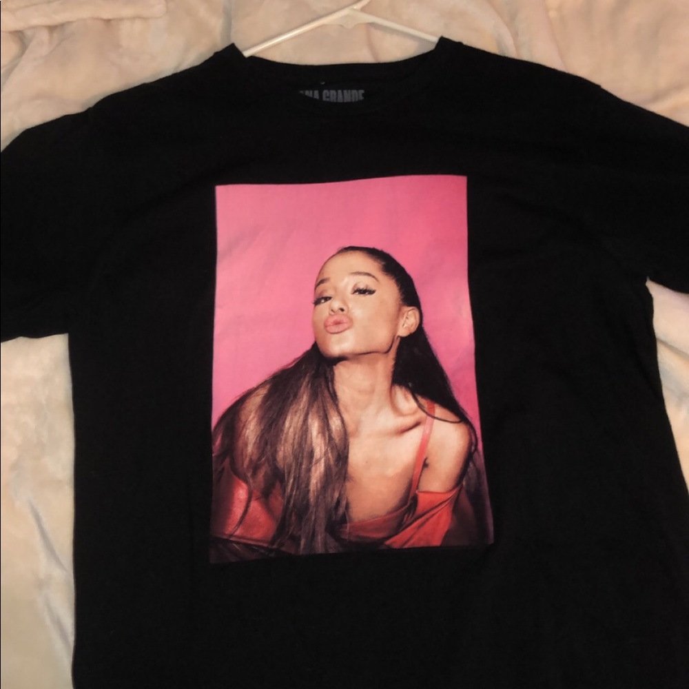 Ariana Grande Dangerous Woman Tour T-Shirt
